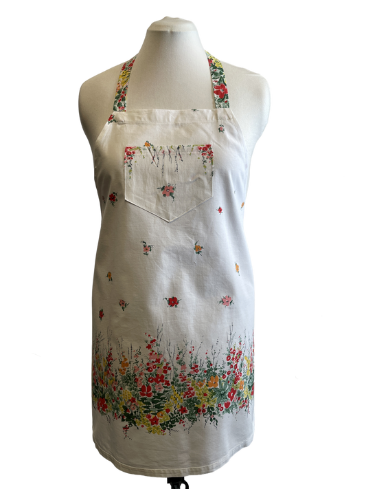 Tablier en lin avec motifs floraux