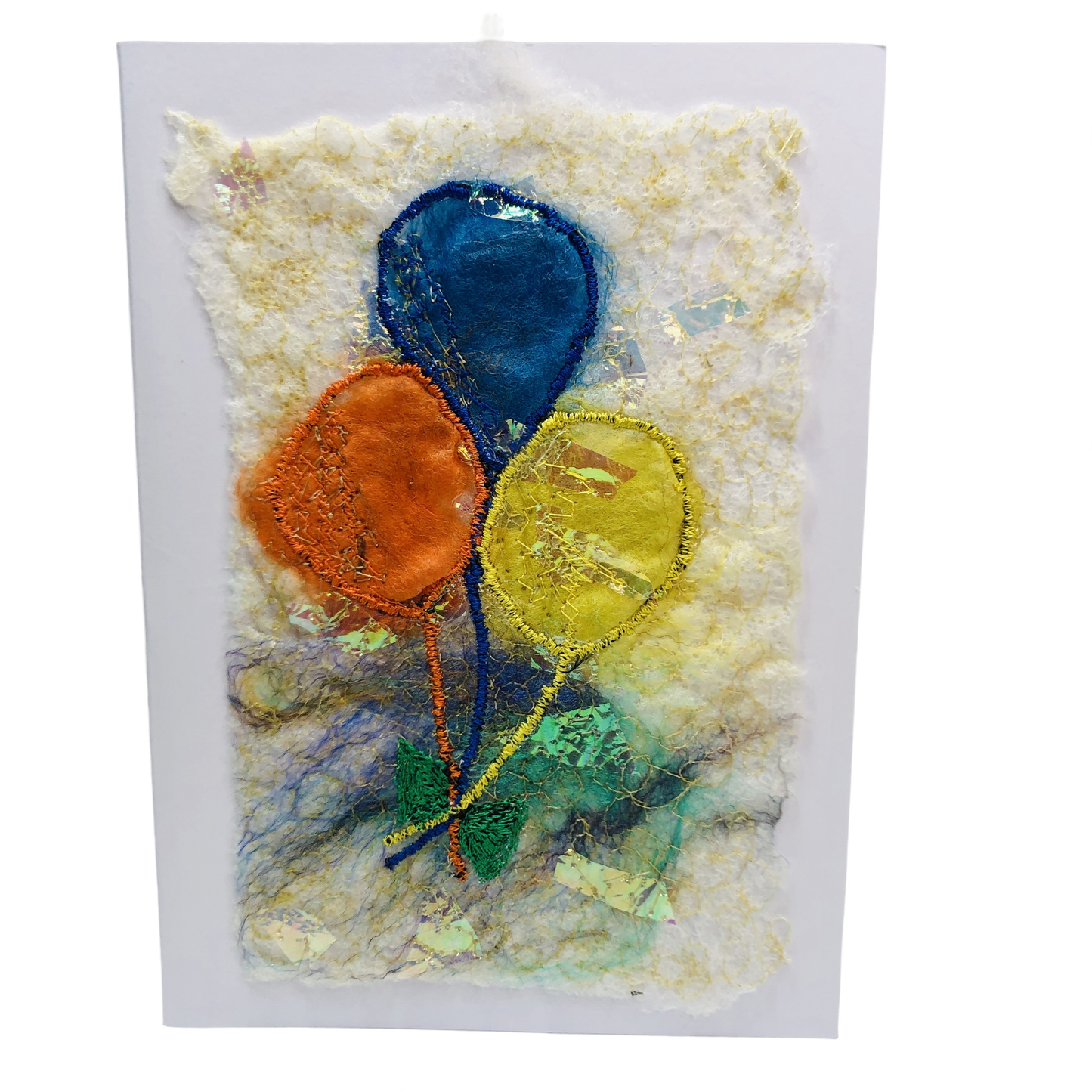 Carte de vœux avec jolis ballons oranges, bleus et jaunes brodée sur la laine