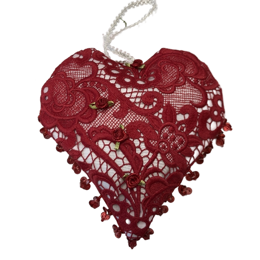 Cœur en dentelle rouge avec petites roses