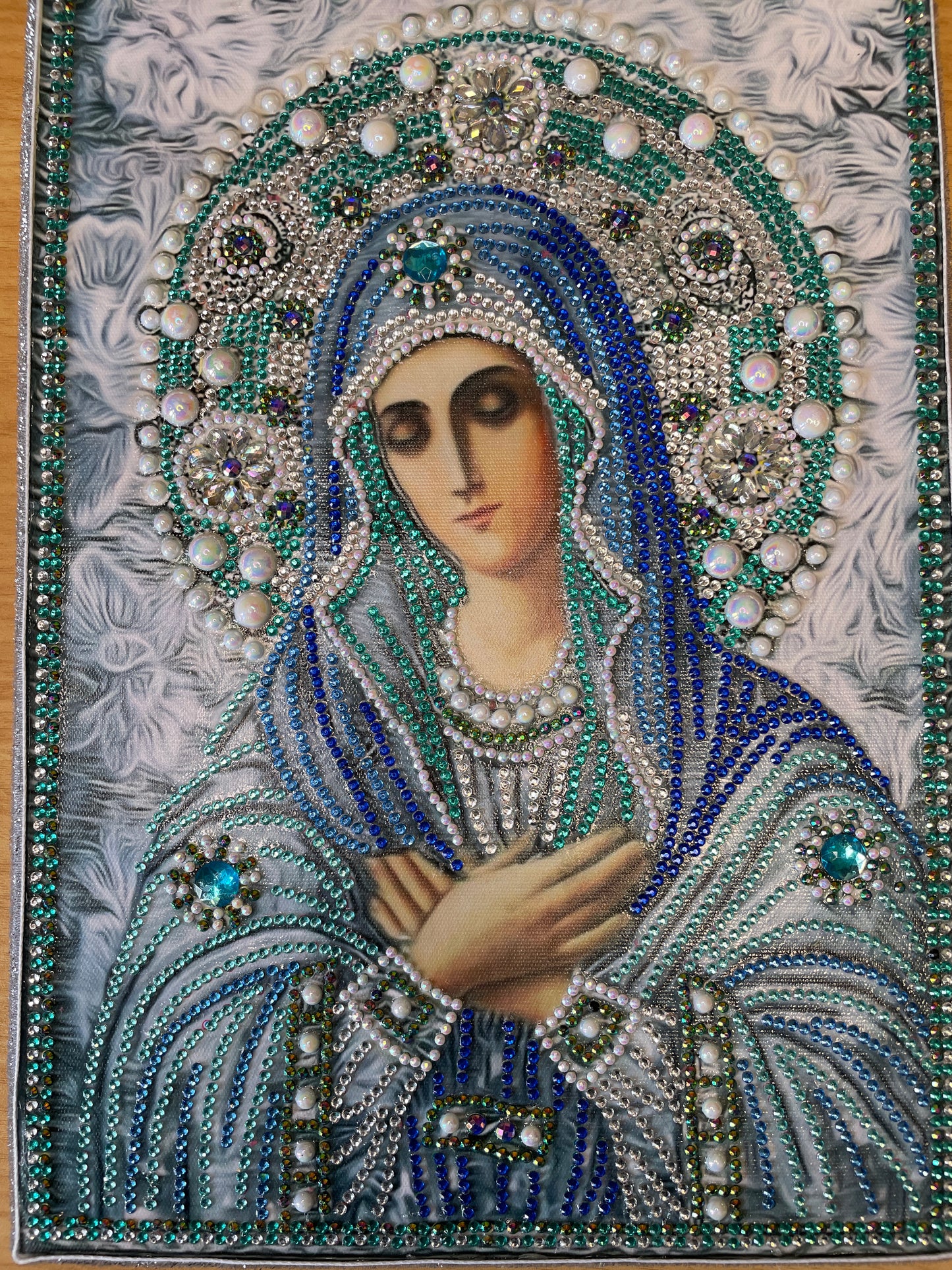 Cadre de la Vierge perlée bleu, vert, argent
