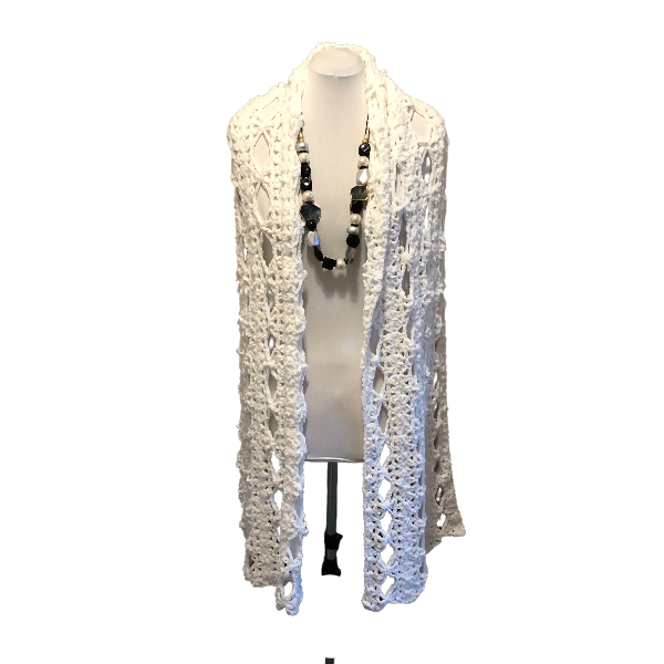 Grand foulard blanc crocheté en laine très douce