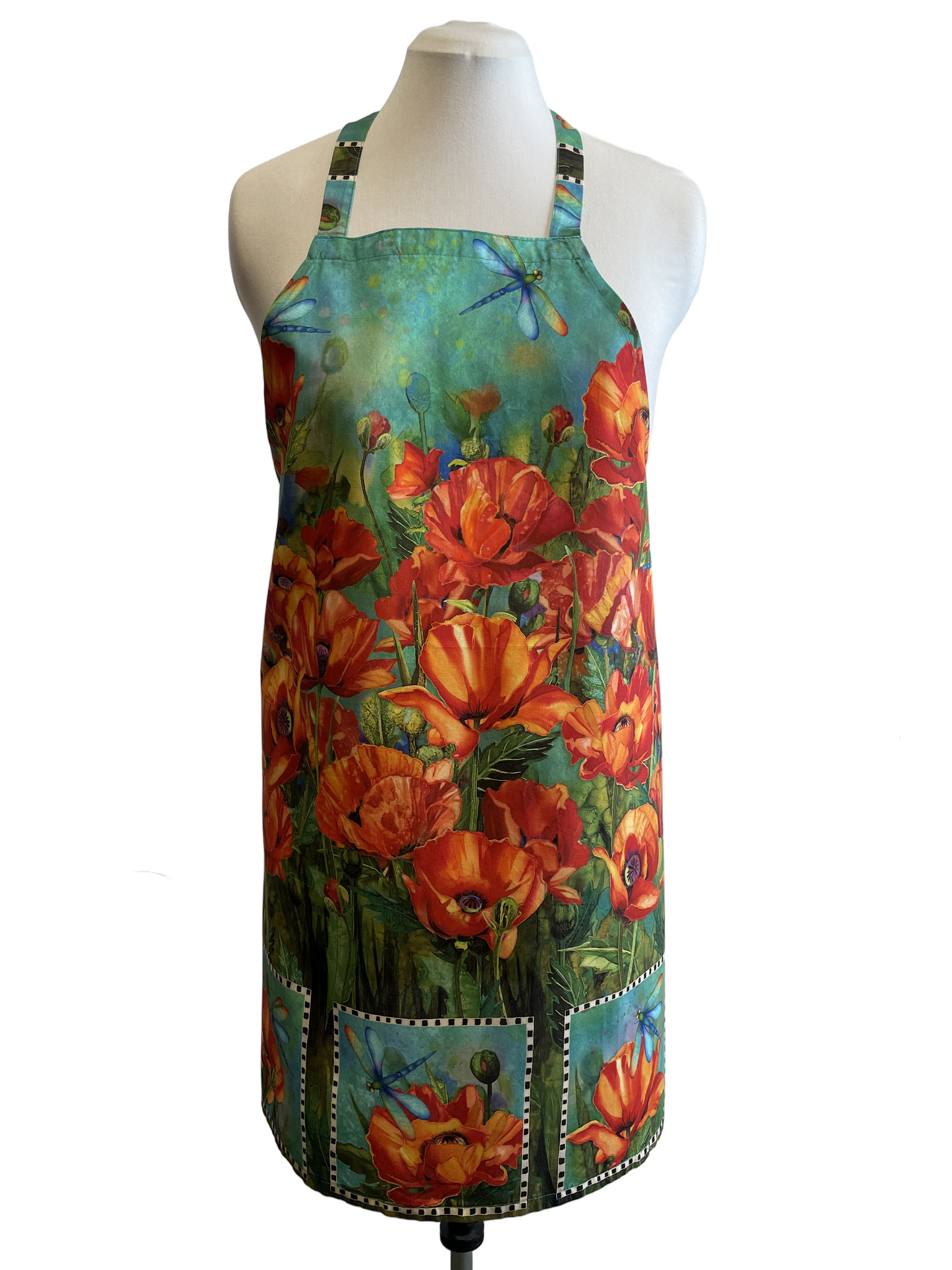 Tablier en coton avec motif de fleurs de pavot.